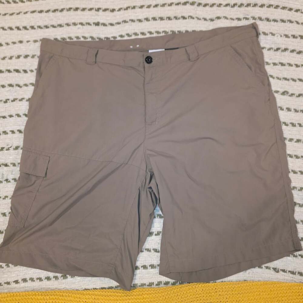 Columbia Sportswear Men's Cargo Shorts Tan Quick Dry Hiking Omni-Shade Size 44